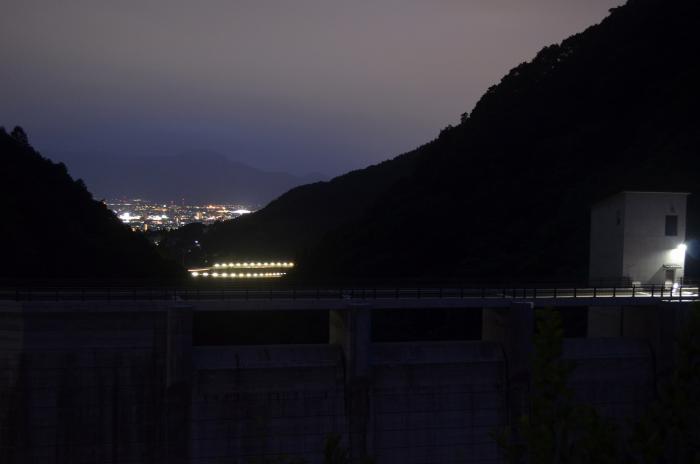 浅川ダムと夜景