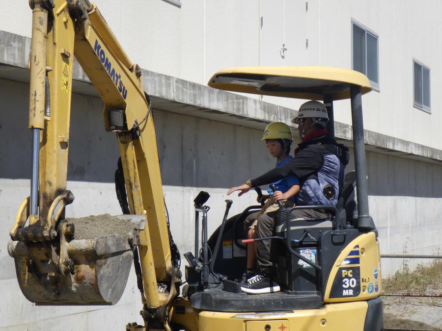 建設機械の乗車体験2