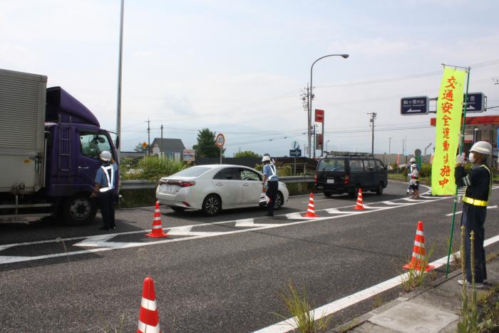 夏の交通安全やまびこ運動（駒ヶ根インター）