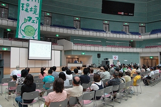 信州環境フェア2014鈴木ともこさんのトークショーの様子