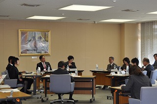 写真：総合教育会議の様子