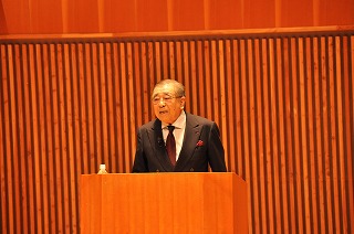 写真：講演する磯村氏