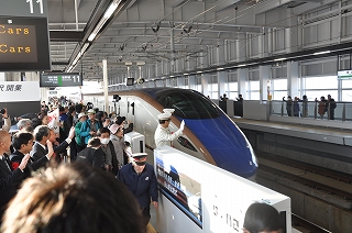 画像：新幹線飯山駅出発式