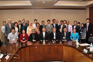 画像：アジア各国の国会議員との意見交換