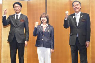 知事と原山教育長と奥原望選手