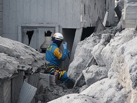 写真：長野県警の救助活動の様子