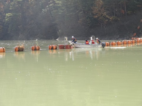 巡視船によるダム湖巡視