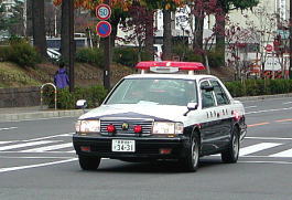 出動中（県庁前で）